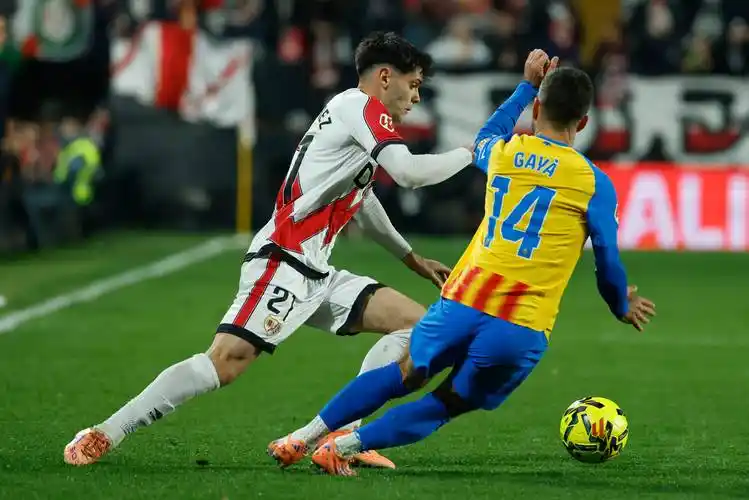 欧冠对决：利物浦 VS RB莱比锡